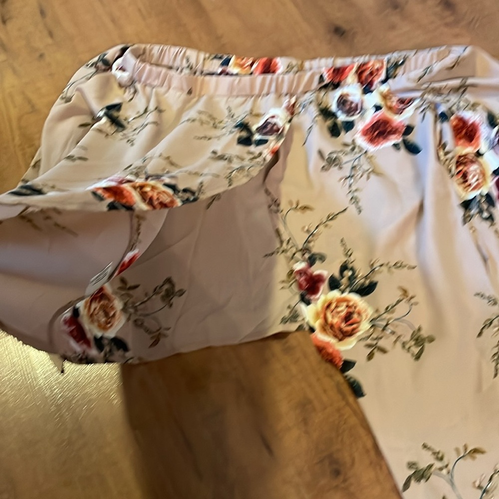 YOINS off the shoulder flowy blouse. - Picture 5 of 6